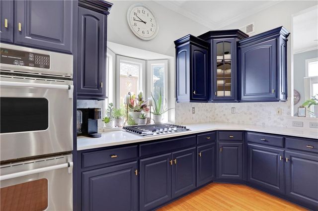 9828 Vista Drive, Lenexa, KS 66220