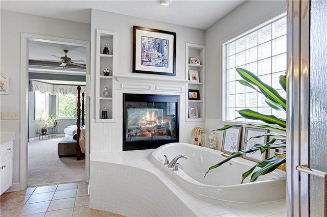 9828 Vista Drive, Lenexa, KS 66220