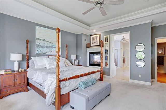 9828 Vista Drive, Lenexa, KS 66220