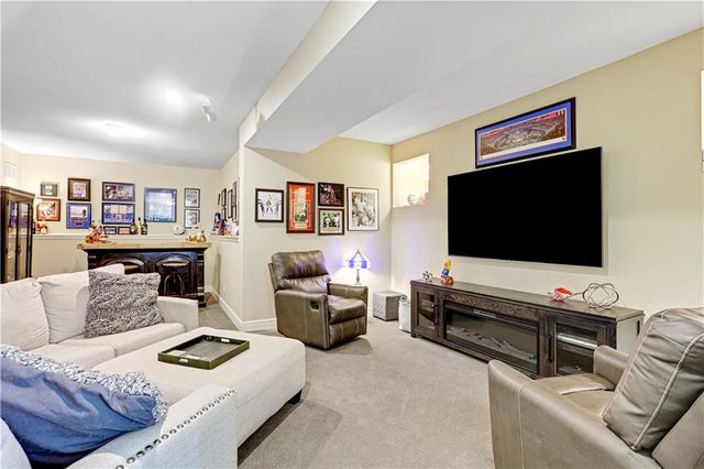 9828 Vista Drive, Lenexa, KS 66220