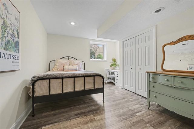 9828 Vista Drive, Lenexa, KS 66220