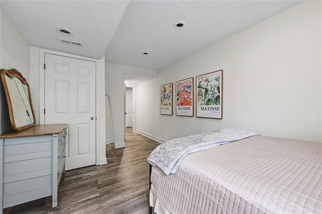 9828 Vista Drive, Lenexa, KS 66220