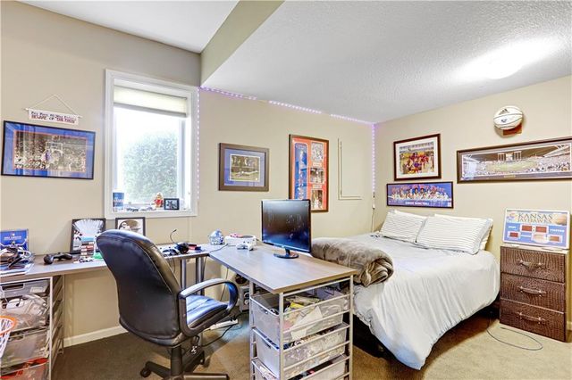 9828 Vista Drive, Lenexa, KS 66220