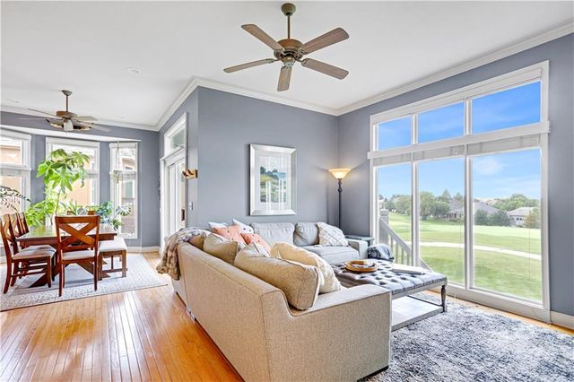 9828 Vista Drive, Lenexa, KS 66220