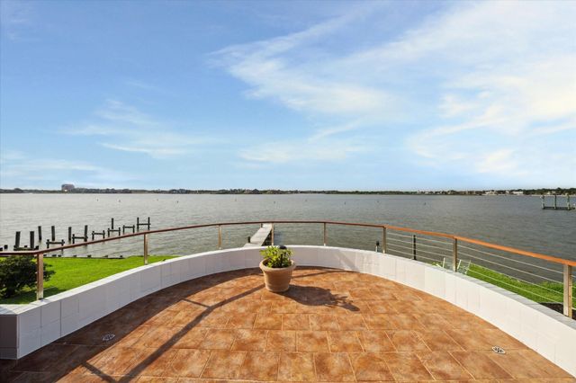 2414 Baycrest Drive, Houston, TX 77058