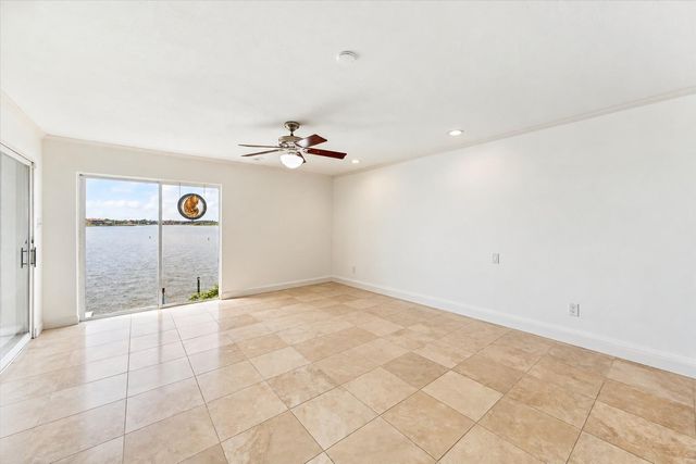 2414 Baycrest Drive, Houston, TX 77058