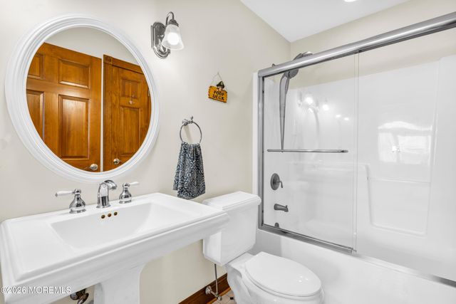 39 Pilot Road, Toms River, NJ 08753