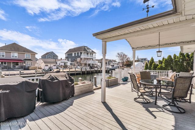 39 Pilot Road, Toms River, NJ 08753