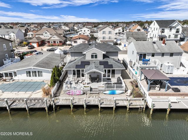 39 Pilot Road, Toms River, NJ 08753