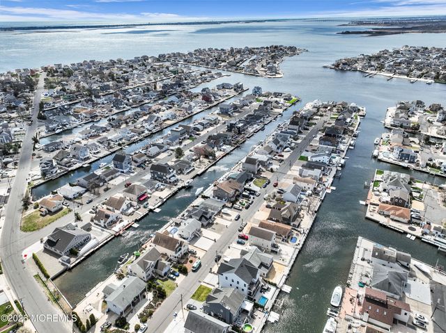 39 Pilot Road, Toms River, NJ 08753