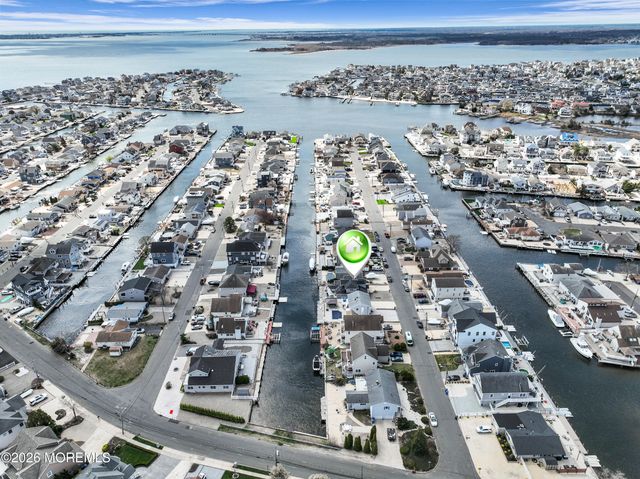 39 Pilot Road, Toms River, NJ 08753