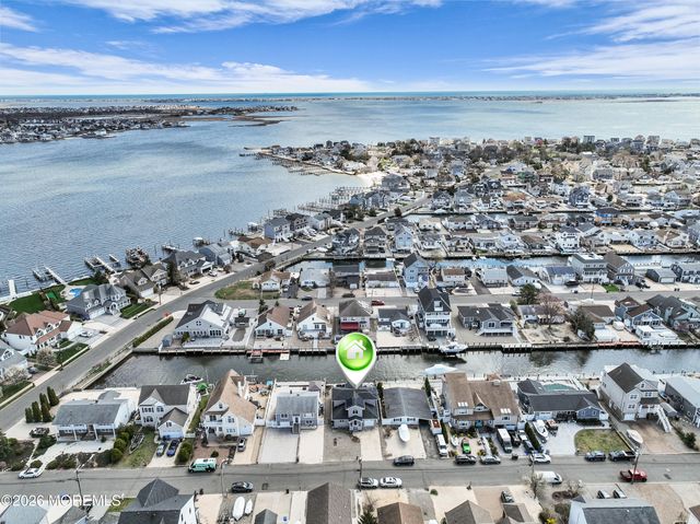 39 Pilot Road, Toms River, NJ 08753