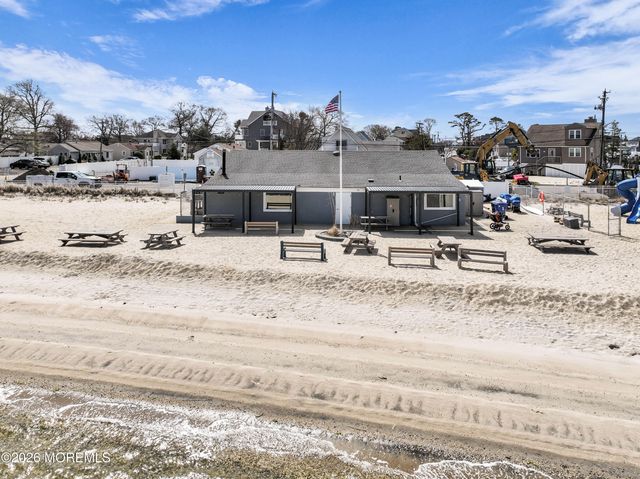 39 Pilot Road, Toms River, NJ 08753