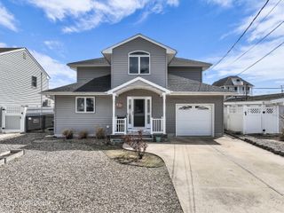 39 Pilot Road, Toms River, NJ 08753