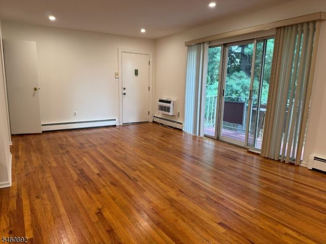 326 Hoover Ave 80, Bloomfield Twp., NJ 07003
