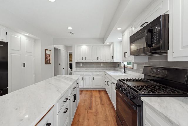 317 E Forest Lane, Palatine, IL 60067