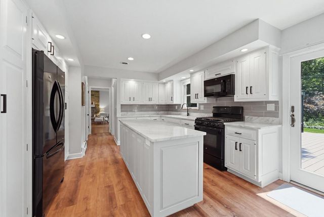 317 E Forest Lane, Palatine, IL 60067