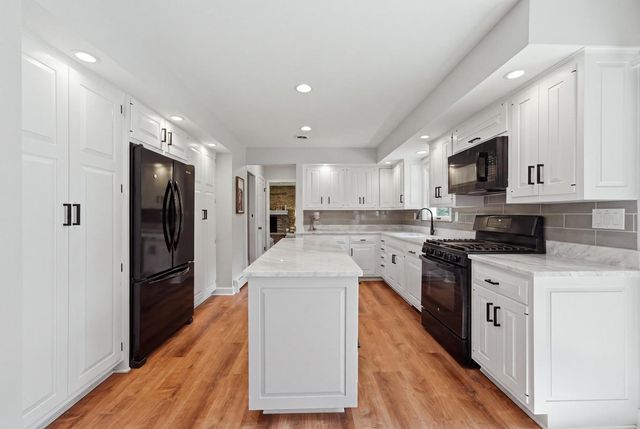 317 E Forest Lane, Palatine, IL 60067