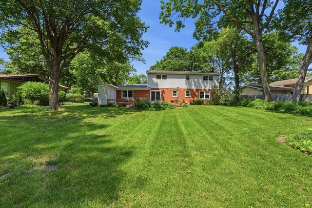 317 E Forest Lane, Palatine, IL 60067