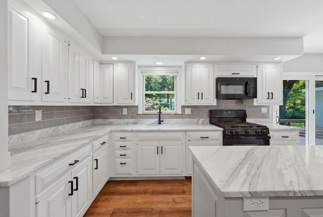 317 E Forest Lane, Palatine, IL 60067