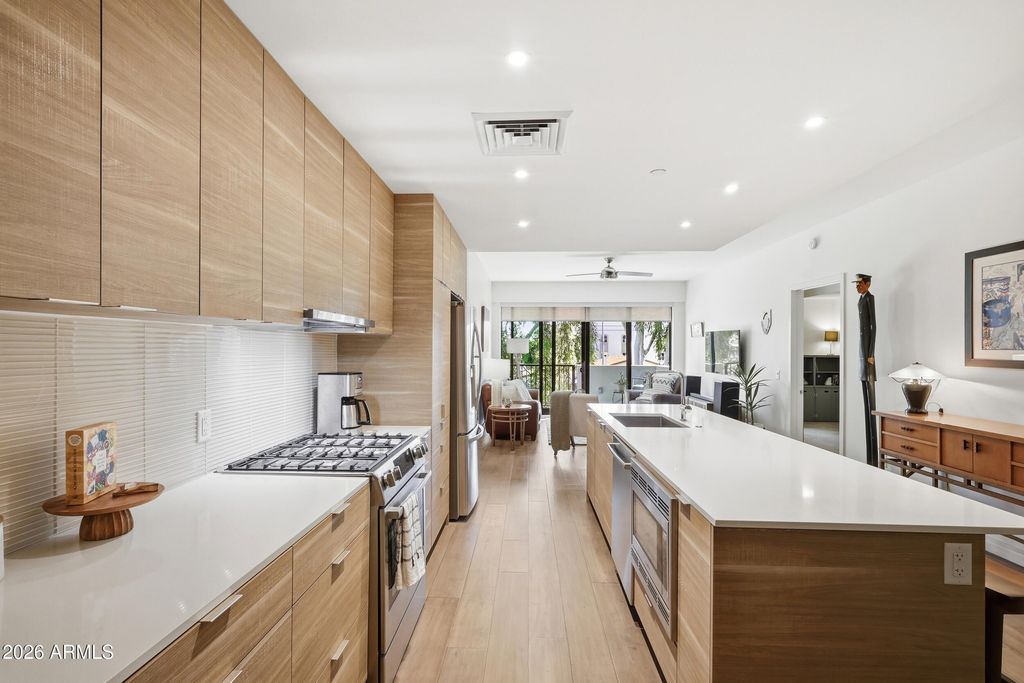 2300 E CAMPBELL Avenue 329, Phoenix, AZ 85016