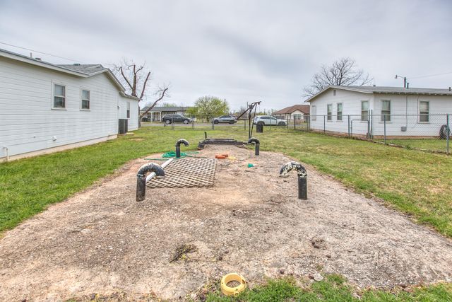 54 E 41st Street, San Angelo, TX 76903