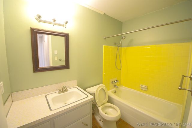 1608 S 1st Place, Broken Arrow, OK 74012