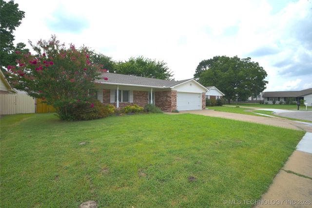 1608 S 1st Place, Broken Arrow, OK 74012