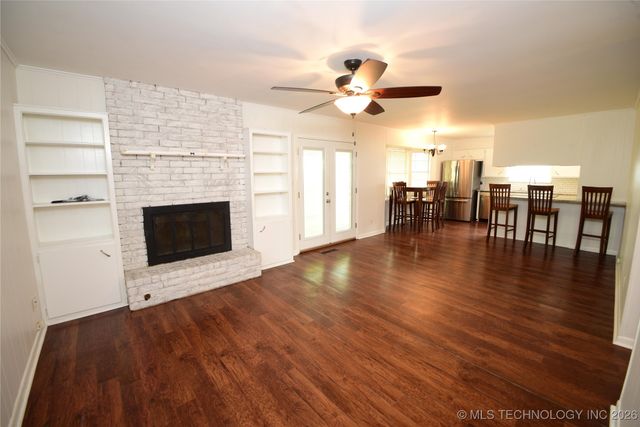 1608 S 1st Place, Broken Arrow, OK 74012