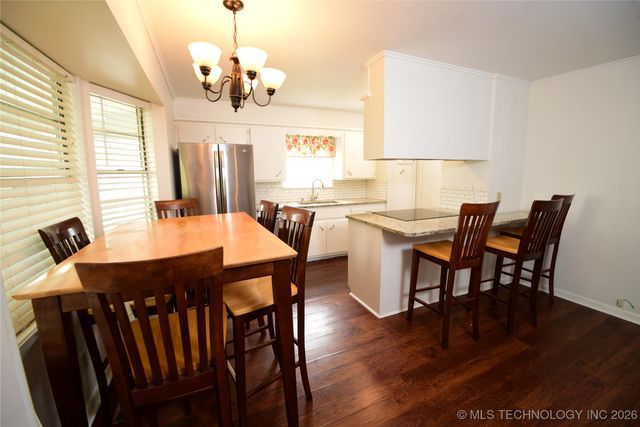 1608 S 1st Place, Broken Arrow, OK 74012