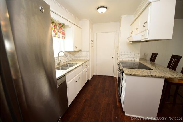 1608 S 1st Place, Broken Arrow, OK 74012