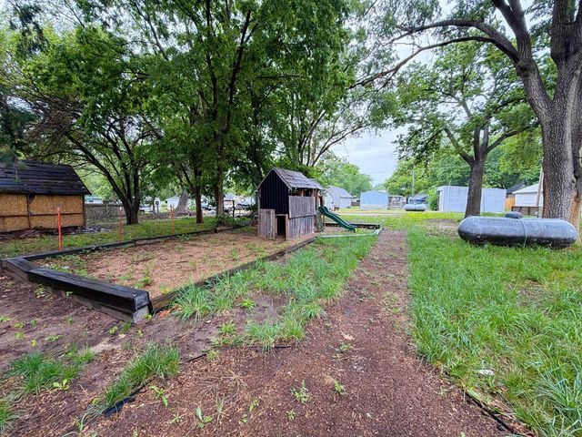 215 N Lincoln St, Bennington, KS 67422