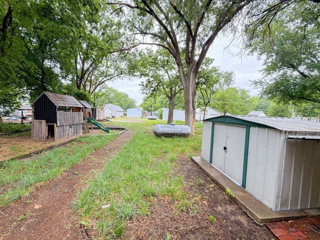 215 N Lincoln St, Bennington, KS 67422