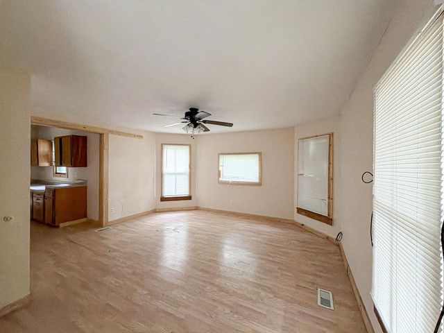 215 N Lincoln St, Bennington, KS 67422