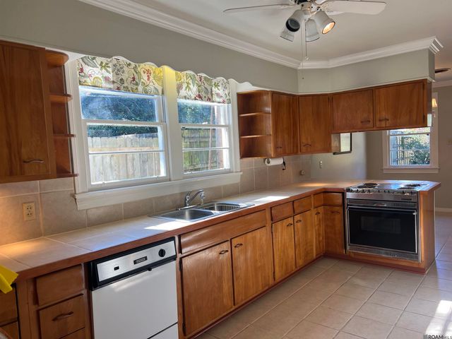 2334 Daggett Ave, Baton Rouge, LA 70808