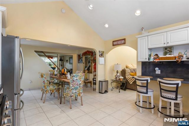 5 English Avenue, Elmwood Park, NJ 07407