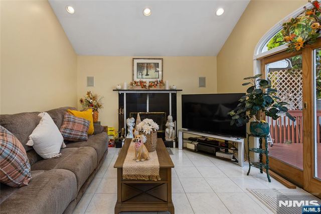 5 English Avenue, Elmwood Park, NJ 07407