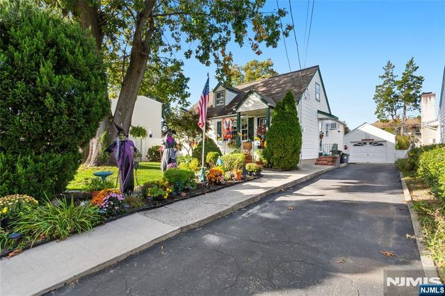 5 English Avenue, Elmwood Park, NJ 07407