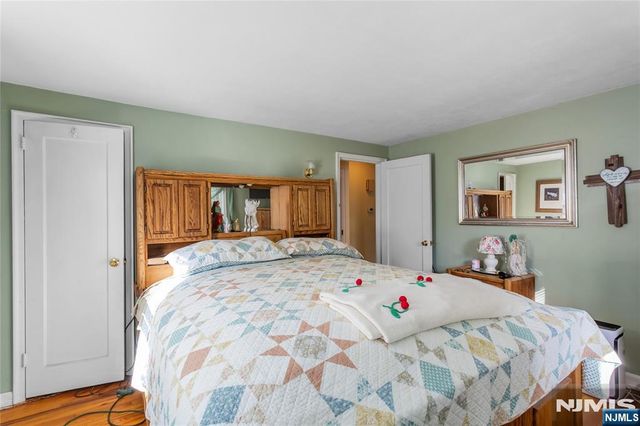 5 English Avenue, Elmwood Park, NJ 07407