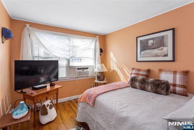 5 English Avenue, Elmwood Park, NJ 07407
