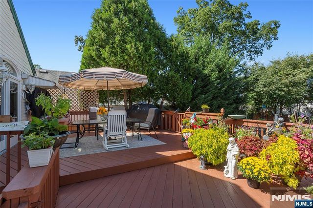 5 English Avenue, Elmwood Park, NJ 07407