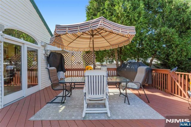 5 English Avenue, Elmwood Park, NJ 07407
