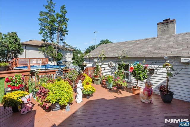 5 English Avenue, Elmwood Park, NJ 07407