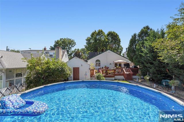 5 English Avenue, Elmwood Park, NJ 07407