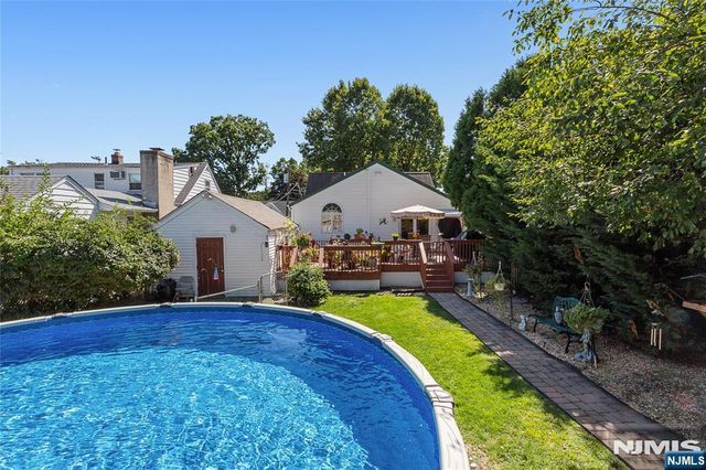 5 English Avenue, Elmwood Park, NJ 07407