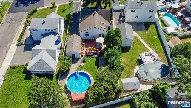 5 English Avenue, Elmwood Park, NJ 07407