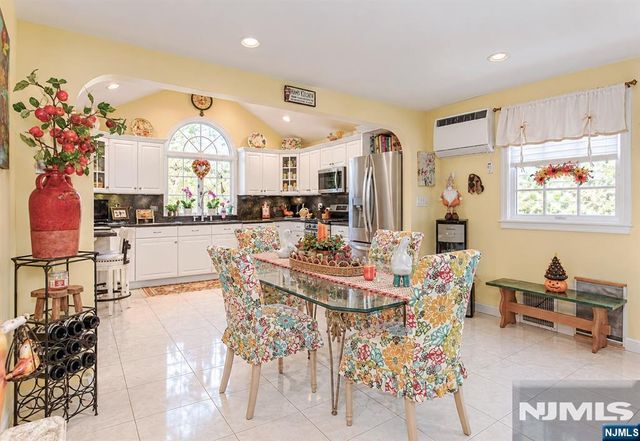 5 English Avenue, Elmwood Park, NJ 07407