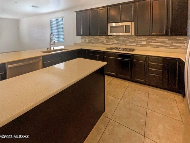 58834 E BRANDING IRON Court, Catalina, AZ 85739