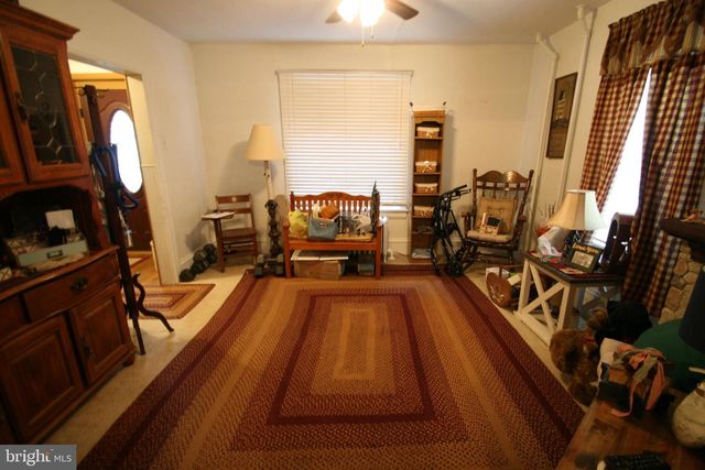 48 MARKET ST, Mount Union, PA 17066