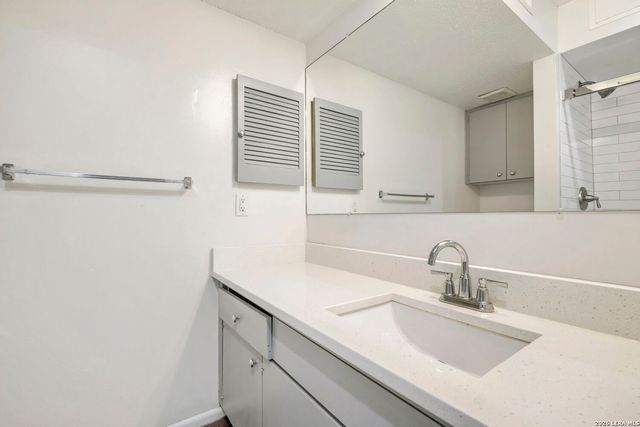 2300 Nacogdoches Rd Apt 250L, San Antonio, TX 78209